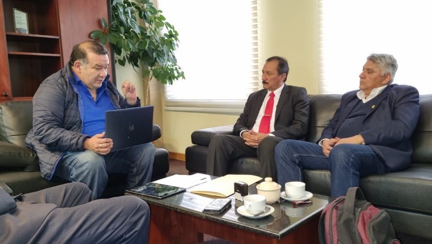 INE recibe visita del rector de la UAGRM, Vicente Cuellar con el objeto de conocer los avances de la ACE