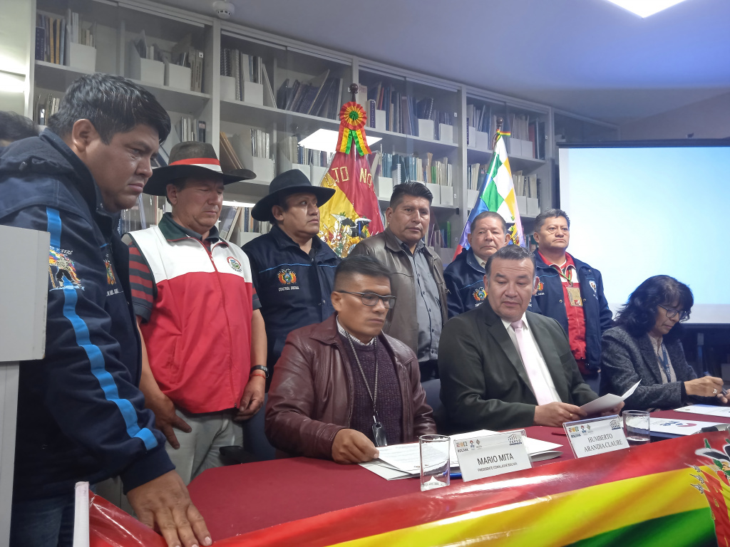 Firma de convenio interinstitucional INE – CONALJUVE Bolivia