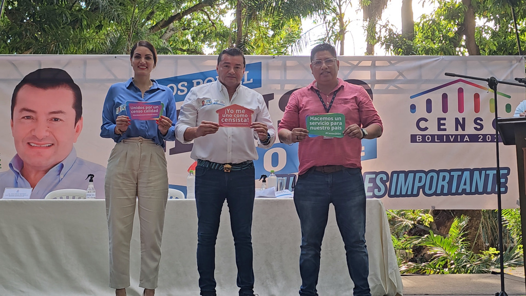 alcalde Jhonny Fernández en el parque Los Mangales durante el acto.