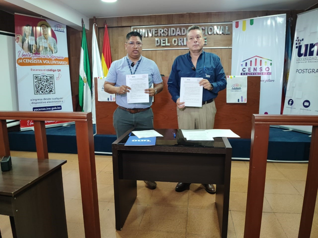 Durante la firma del acuerdo en la Universidad Nacional del Oriente.