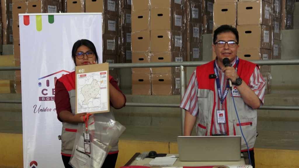 recibe más de 17.000 cajas para el Censo