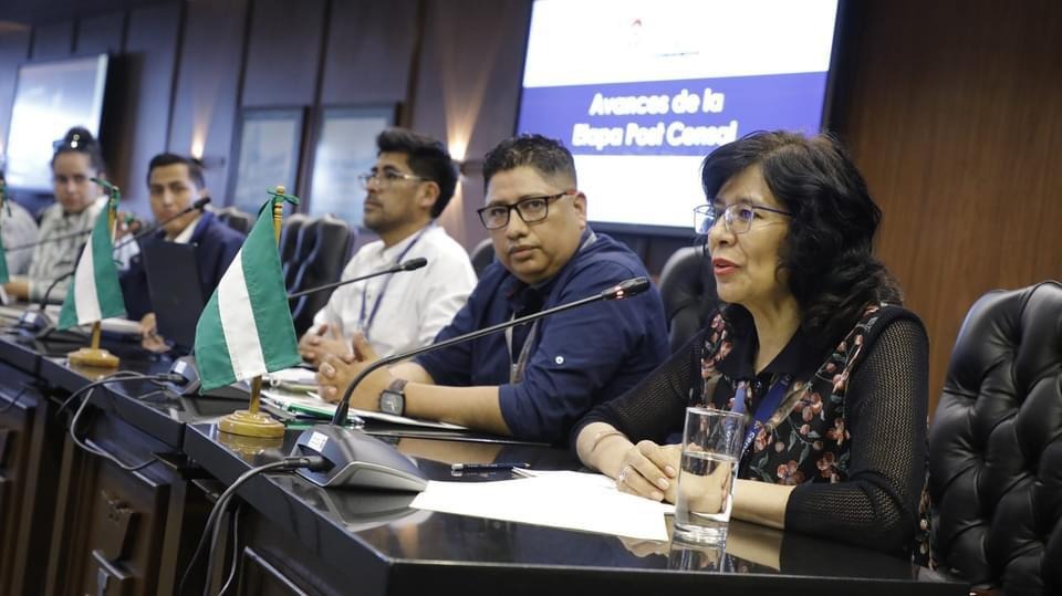 INE presenta avances de la etapa post censal en la Asamblea Legislativa Departamental de Santa Cruz