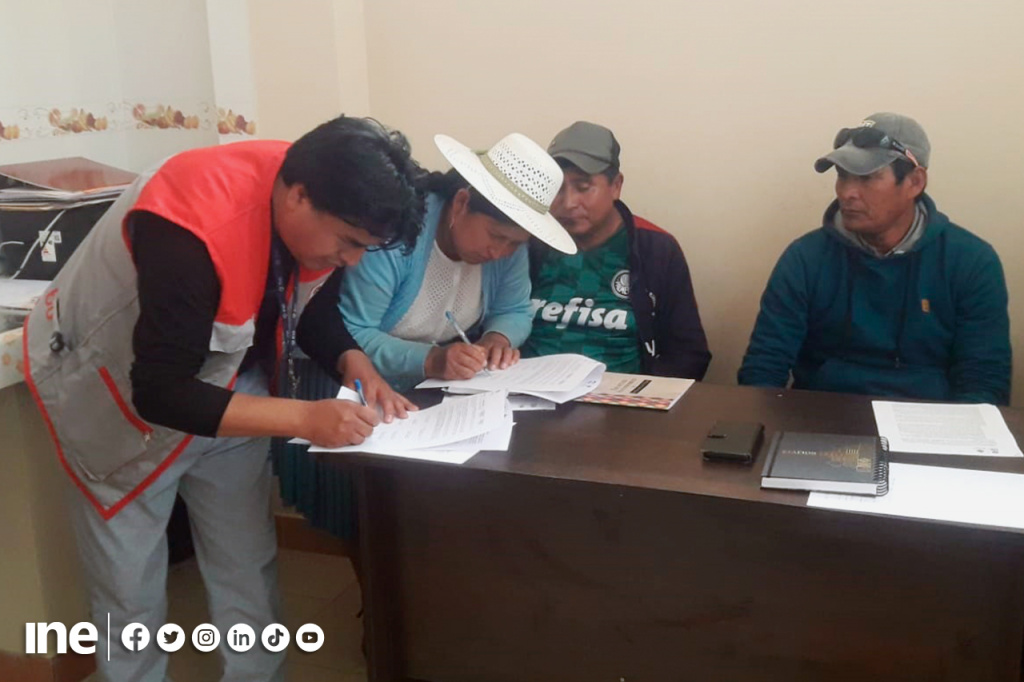 El INE firma convenio con la autonomía indígena Jatun Ayllu Yura para apoyar al censo