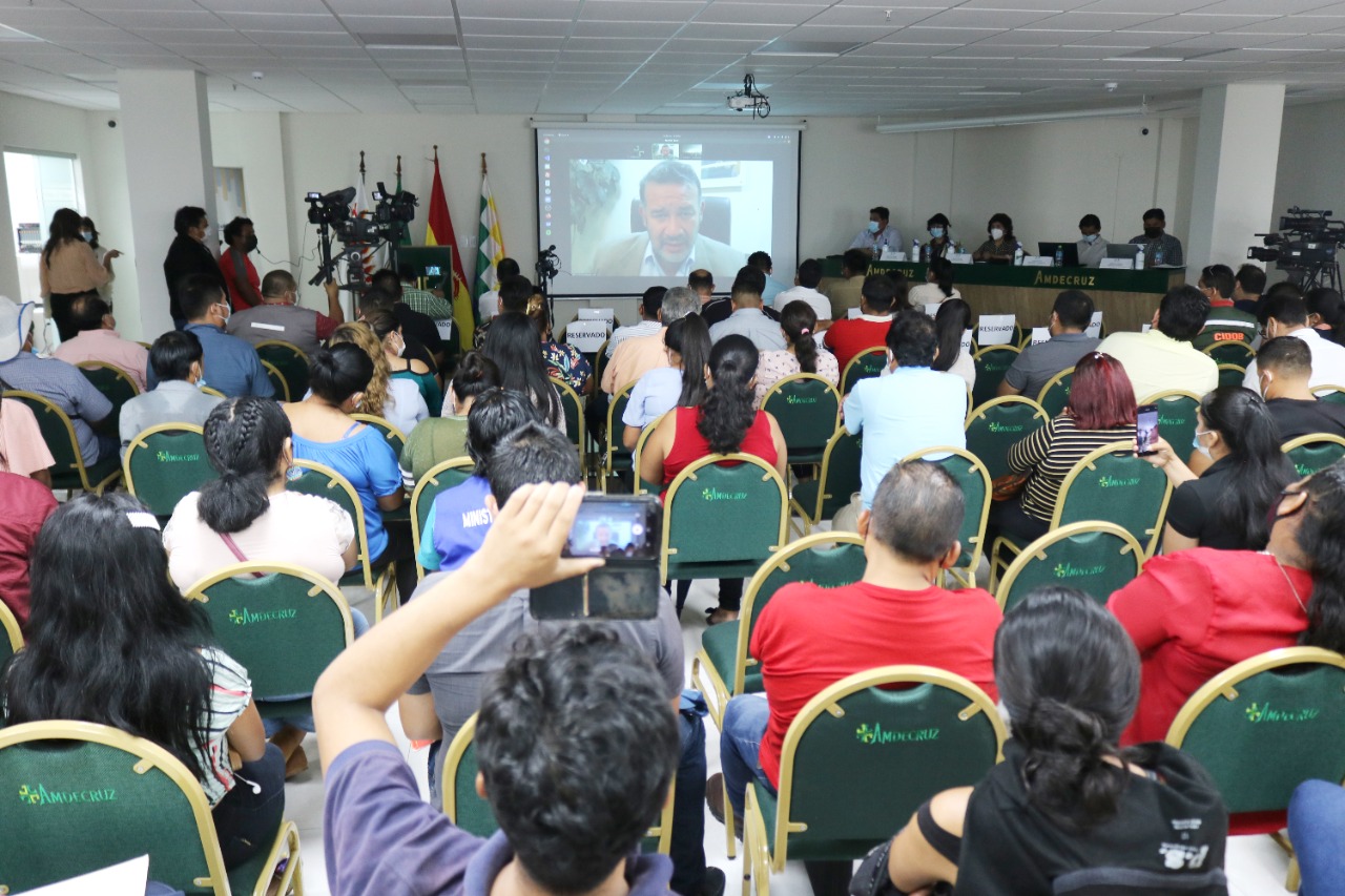 Miembros de la Sociedad Civil durante la socialización en Santa Cruz de la Sierra (24/03/2022)