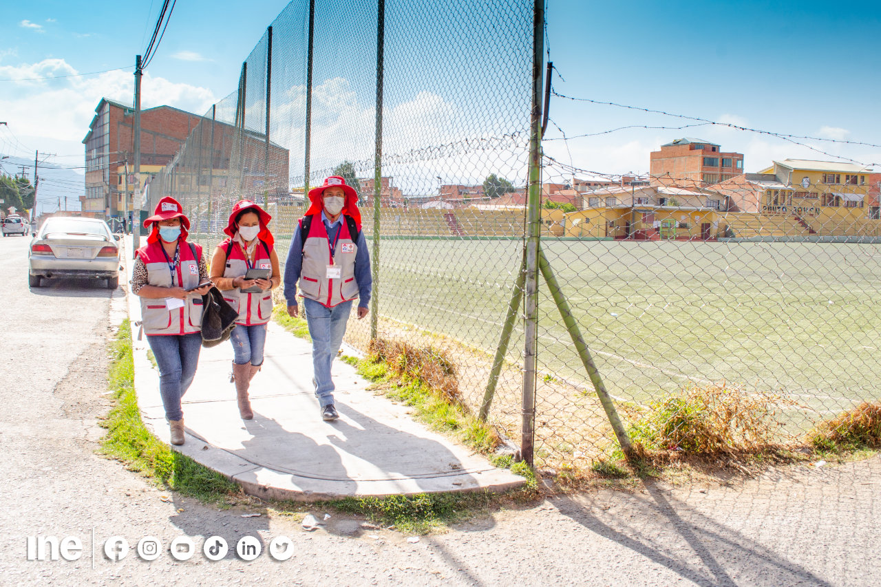 Brigadas de la Actualización Cartográfica Estadística recorren los macrodistritos de la ciudad de La Paz.